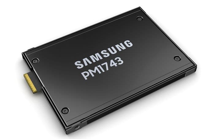 Samsung MZ3LO1T9HCJR 1.92TB PCIe NVMe 5.0 x4 2.5-Inch SSD